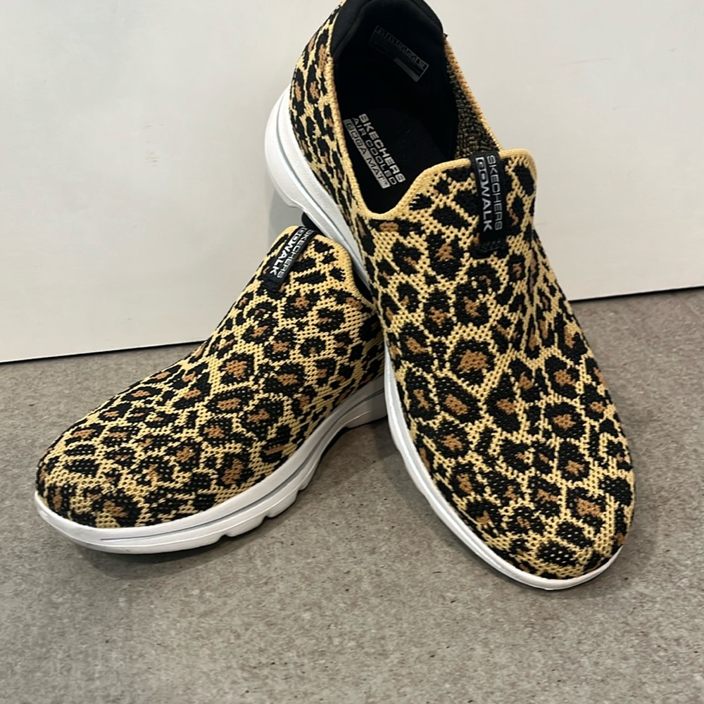 Sketchers 8.5 slip on cheetah print sneakers